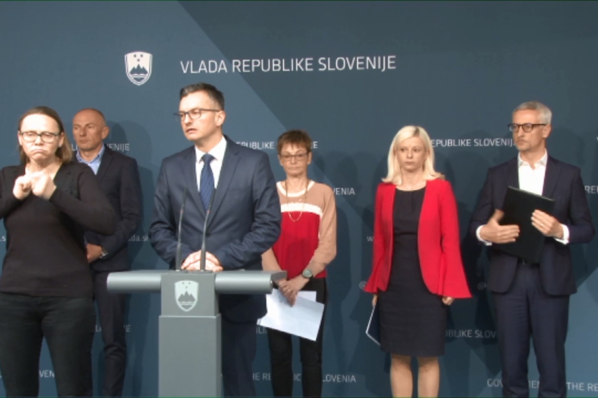 Marjan Šarec: Imamo epidemijo in s ponedeljkom se zaprejo vse vzgojno-izobraževalne ustanove