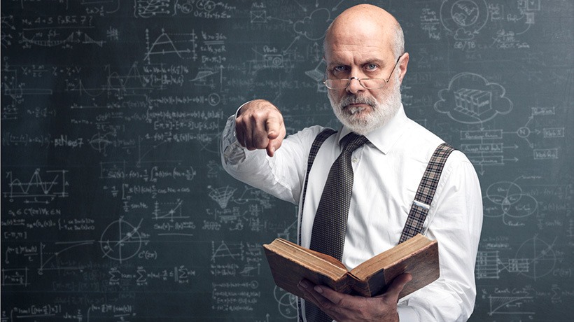 Straši dandanes preveč posegajo v delovni proces v šoli in samo delo učiteljev. 