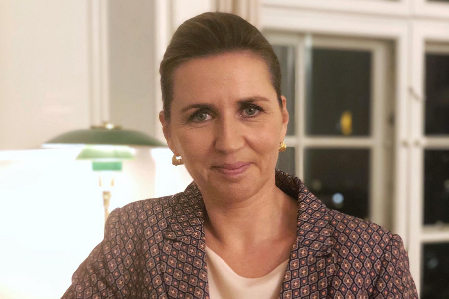 Predsednica Frederiksen je pozvala ljudi naj se cepijo. Vir slike: Facebook.