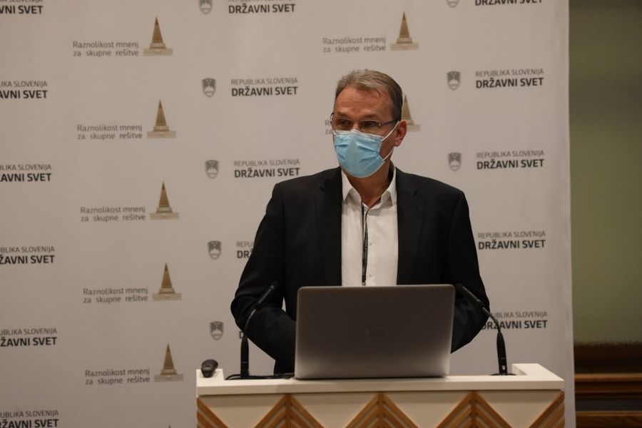 Marjan Podobnik, predsednik SLS. Posvet Prehranska varnost kot strateška dobrina. Vir slike: Skledar TV. Foto: Milan Skledar.