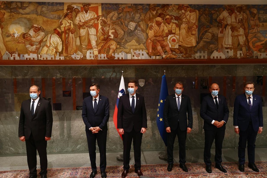 Slavnostne akademije Društva poslancev 90 se je udeležil celoten državni vrh. Vir slike: RTV SLO Foto: BOBO.