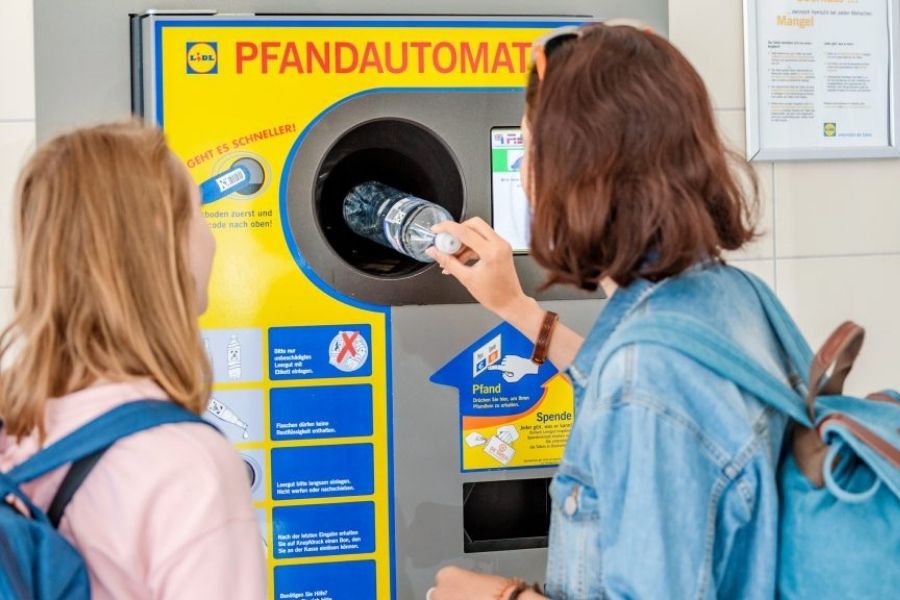 Primer avtomata za plastične steklenice v Nemčiji. Vir slike: Shutterstock.