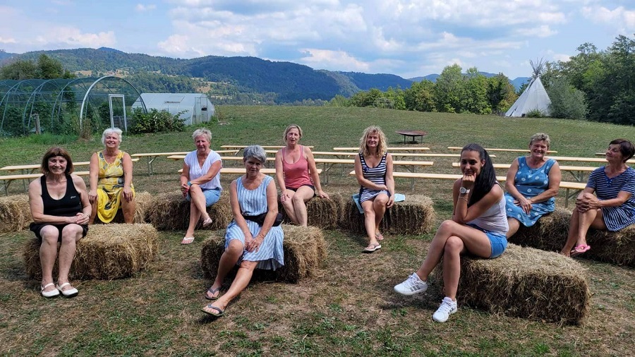 Country plesna skupina Bizonke in bizoni. Vir slike: B&B.