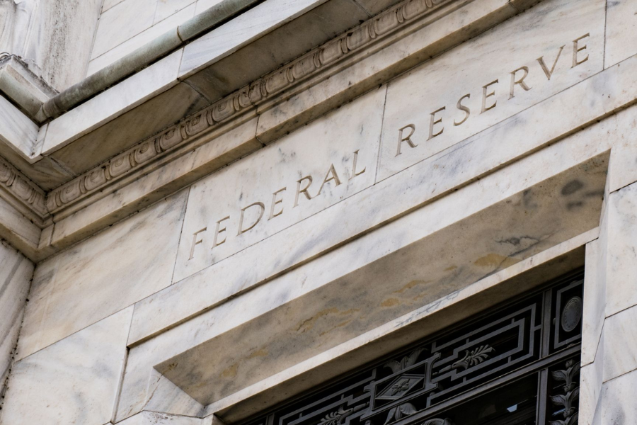 Ameriška centralna banka je obrestne mere za 0,75 odstotne točke zvišala kar trikrat. Vir slike: Shutterstock.