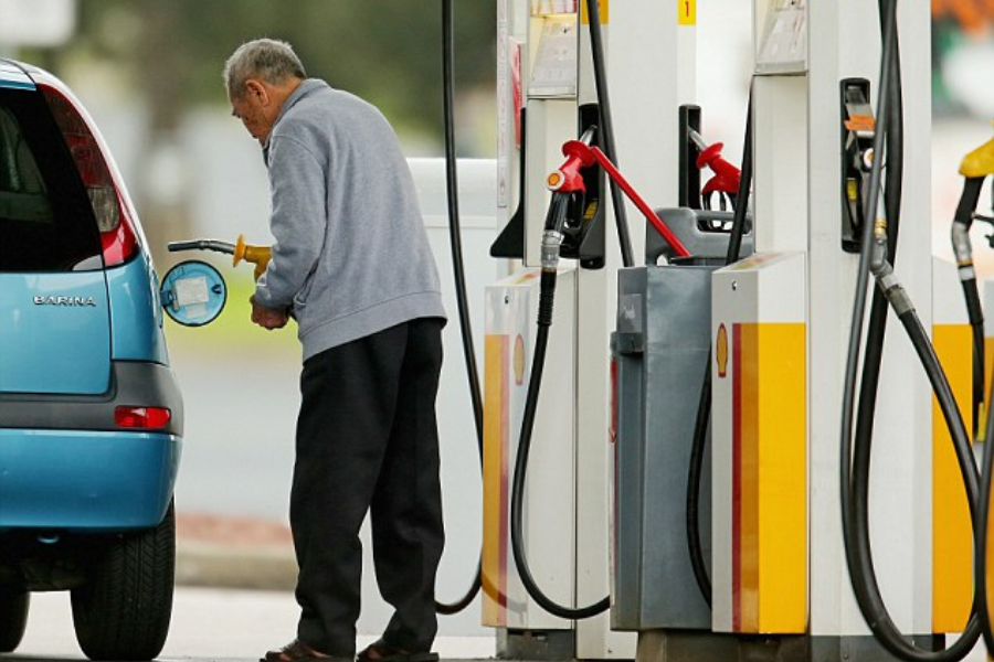Dizel cenejši za slab cent, bencin dražji