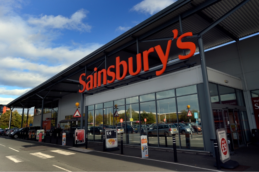 Oglasil se je tudi Simon Roberts, vodja druge največje verige supermarketov v Veliki Britaniji Sainsbury's. Vir slike: Sainsbury's.