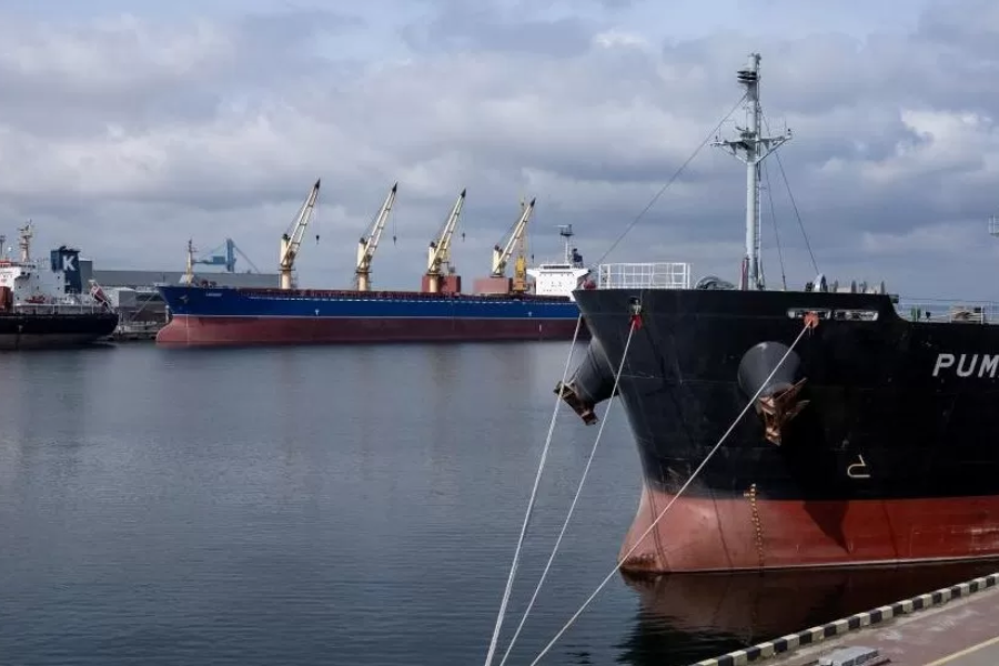 Kmalu bo treba podaljšati dogovor o izvozu žita iz Ukrajine. Terminal za žito v pristanišču v Odesi v Ukrajini. Vir slike: Reuters.