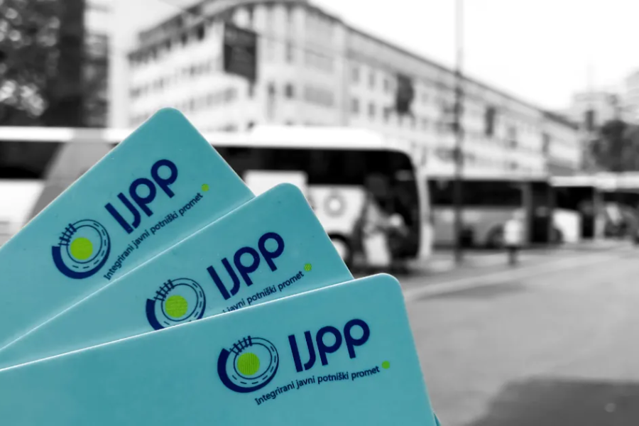 Vozovnica je naložena na elektronski kartici IJPP. Vir slike: AP Ljubljana.