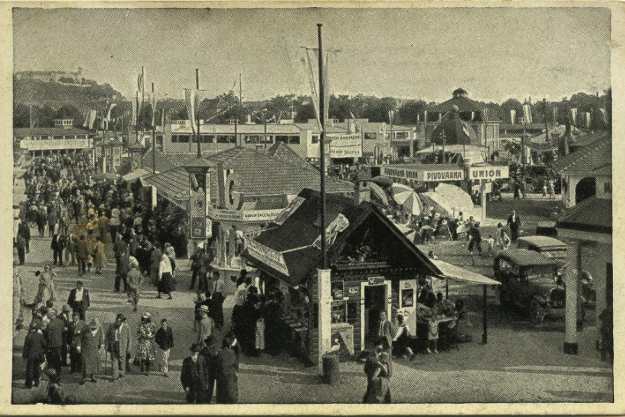 Slovenec. Fotografija devetega ljubljanskega velesejma leta 1929. Vir slike: Stare slike,cerknica.org.