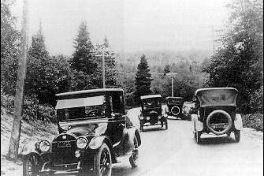 Slovenec. Ena izmed cest v ZDA leta 1917. Vir slike: Ameriško ministrstvo za promet.