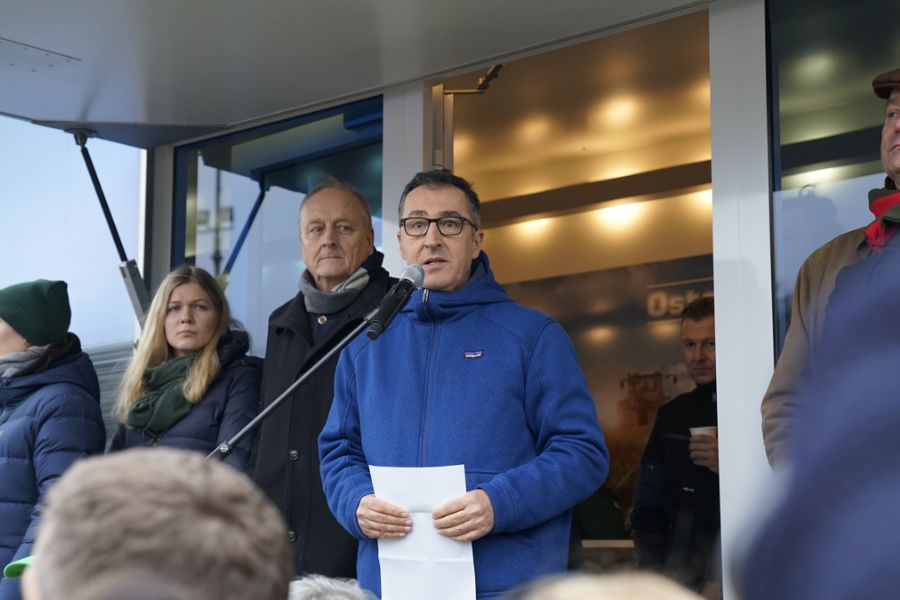 Nemški kmetijski minister Cem Özdemir. Vir slike: Nemško združenje kmetov.