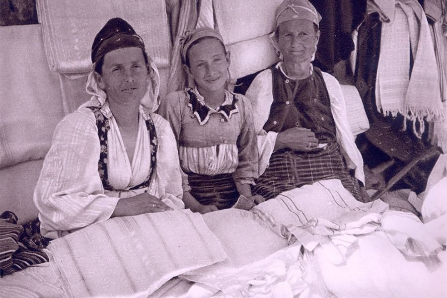 Fotografija nemškega fotografa Kurt Hielscherja, ki je pred 100 leti potoval po Jugoslaviji. Vir slike: Design your trust.