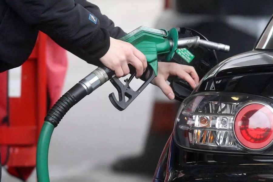 Novo leto začenjamo z nekoliko višjimi cenami goriv. Vir slike: PA Wire.