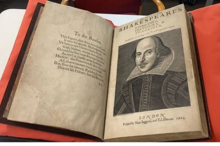 Slovenec. Ena izmed Shakespearovih knjig. Vir slike: BBC.