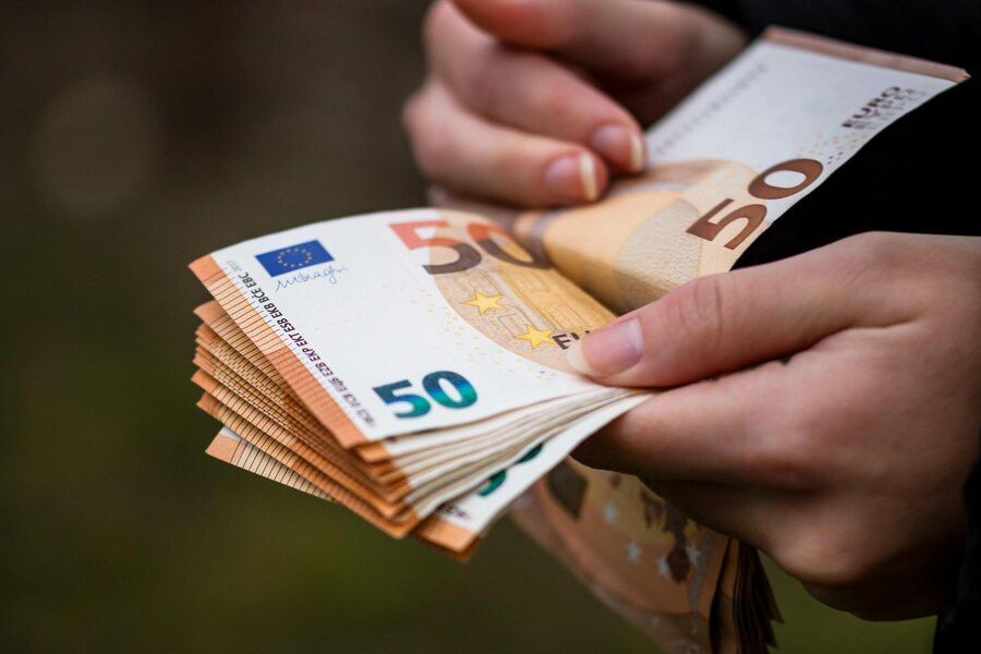 Višji bo tudi regres, hkrati pa bo izplačan prej, Vir slike: Freepik.