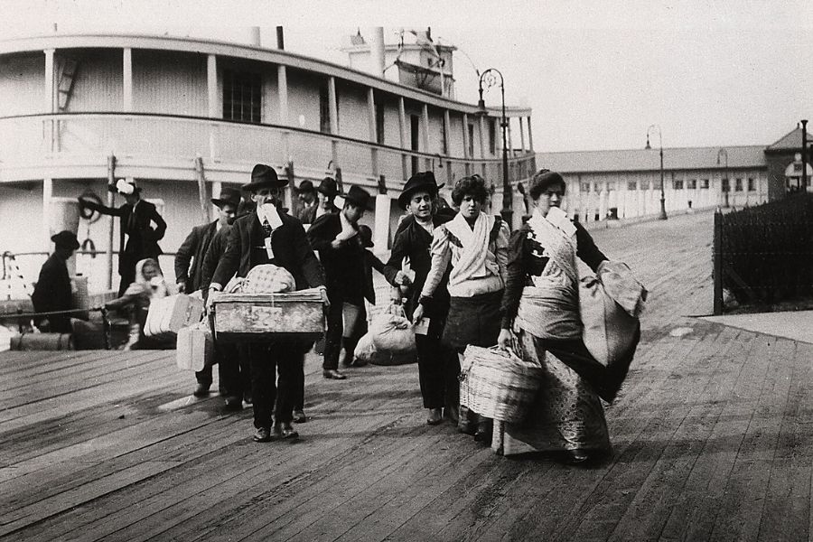 Slovenec. Leta 1924 so ZDA začele omejevati priseljevanje. Vir slike: CATO Institute.