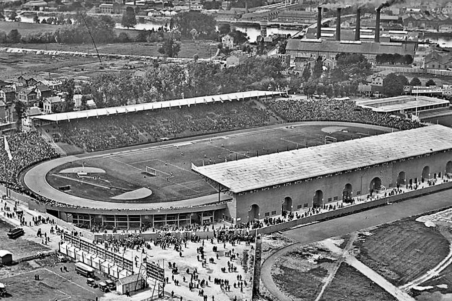 Slovenec. Stadion Yves du Manoir v Franciji je bil leta 1924 prizorišče olimpijskih iger. Vir slike: Arch Daily.