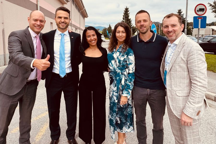 Toninovi sodelavci v EU parlamentu. Vir slike: osebni arhiv Mateja Tonina.