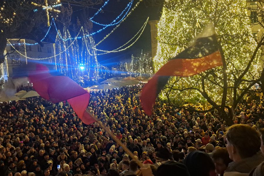 Glas harmonike in slovenske pesmi sredi Ljubljane
