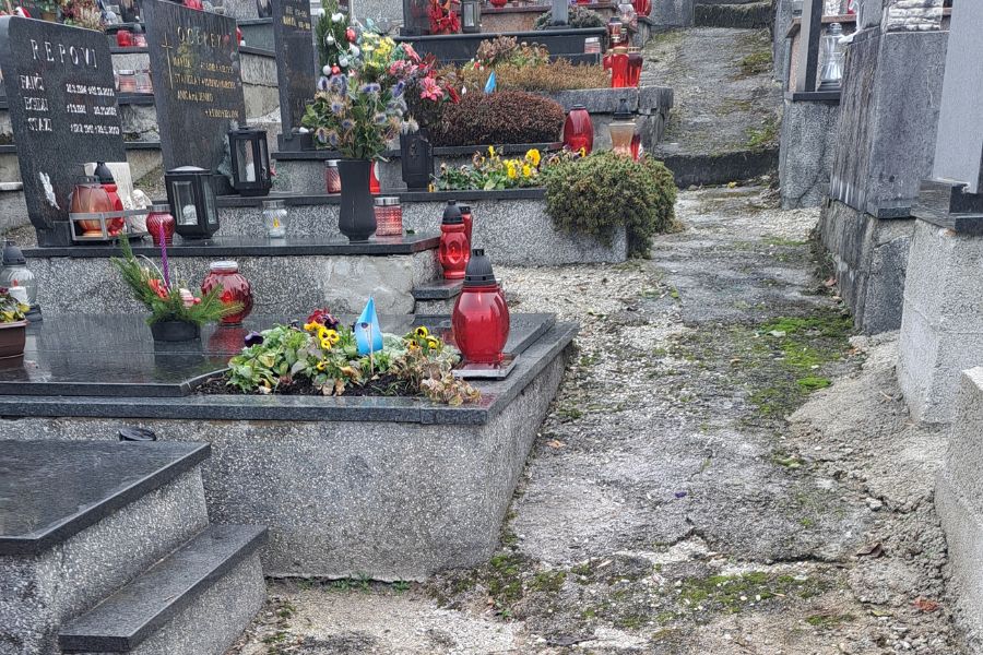 Neurejeno pokopališče