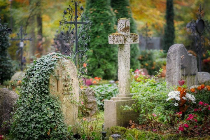 Odnos do pokojnih je vse slabši Grobovi. vir slike Pixabay